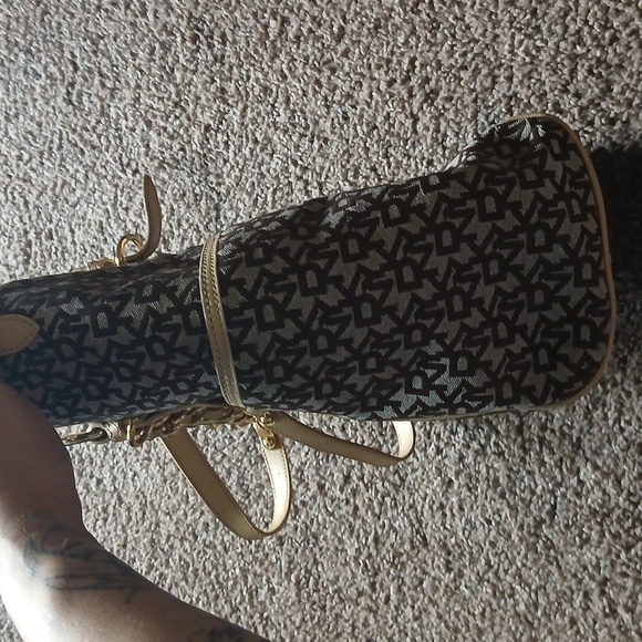 DKNY large monogram 2 way purse - Picture 7 of 16